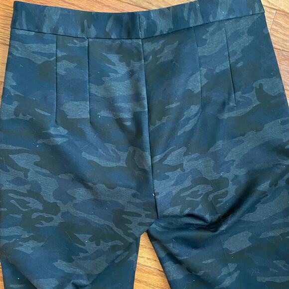 $197 Peace of Cloth NY Knit Slim Crop Navy Camo PANT 117P152 Size 8 EUC - Picture 4 of 9